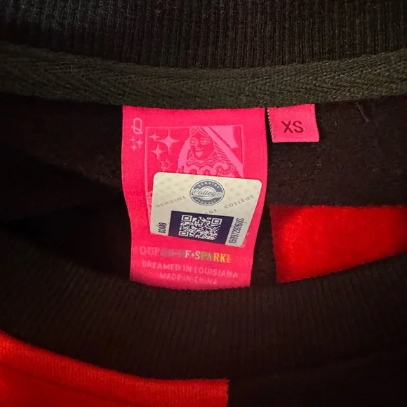 New! QUEEN OF SPARKLES Licensed UGA Medieval Font Checker Oversized Sweatshirt - Picture 9 of 9